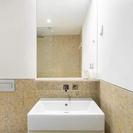 Whome View Penthouse Luxurious Living In With Ac & Elevator * Lisbona