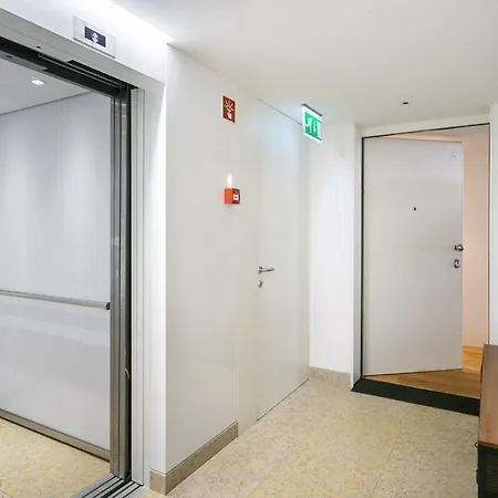 Appartamento Whome View Penthouse Luxurious Living In With Ac & Elevator Lisbona