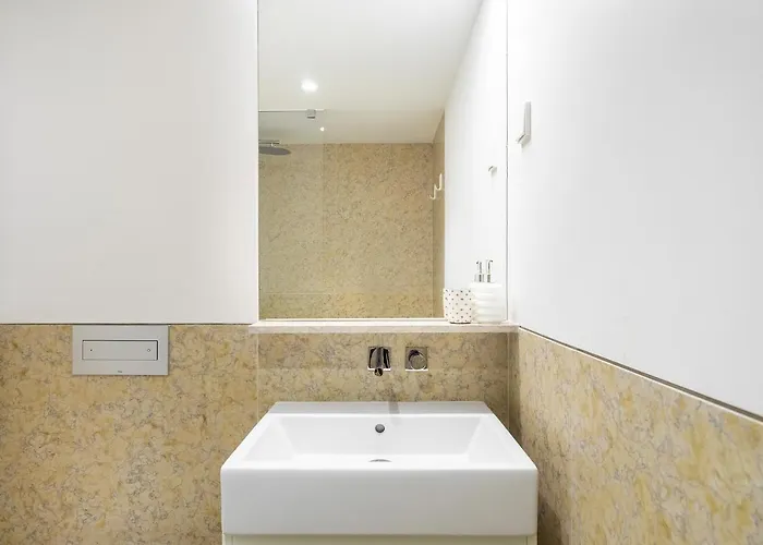 Whome View Penthouse Luxurious Living In With Ac & Elevator * Lisboa